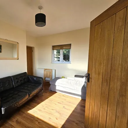 Image 5 - 2 Glenfield Road, London, W13 9LE, United Kingdom - Apartment for rent