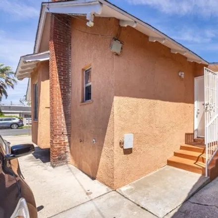 Image 6 - 1234 West 35th Place, Los Angeles, CA 90007, USA - House for sale
