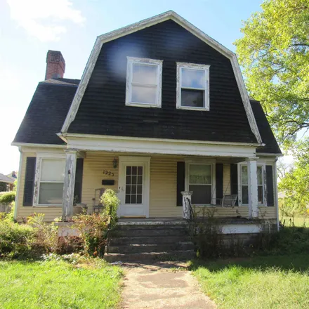 Buy this 3 bed house on 1225 West Sycamore Street in Kokomo, IN 46901