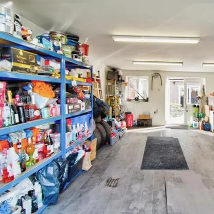 Image 4 - Somerville Road, London, RM6 5AX, United Kingdom - House for sale