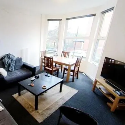 Image 1 - 31 Chestnut Avenue, Leeds, LS6 1BA, United Kingdom - Apartment for rent