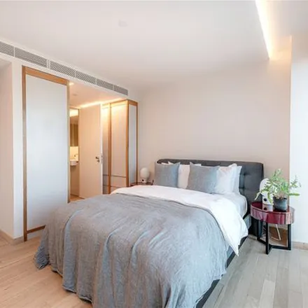 Rent this 2 bed apartment on Love Coffee in International Way, London