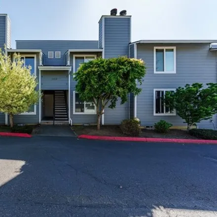 Buy this 3 bed condo on 5453 Northeast 34th Street in Vancouver, WA 98661