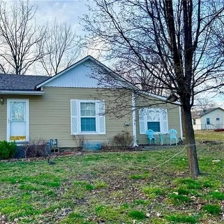 Buy this 2 bed house on 698 West Street in Harrisonville, MO 64701