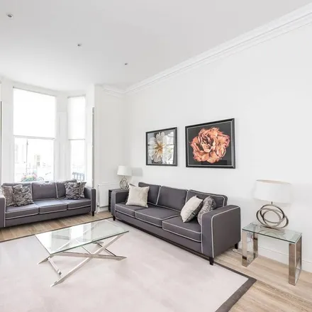 Image 5 - NH London Kensington, 202-220 Cromwell Road, London, SW5 0SS, United Kingdom - Apartment for rent