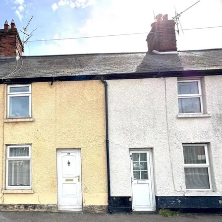 Rent this 2 bed townhouse on Beccles Road Supermarket in 59 Beccles Road, Gorleston-on-Sea