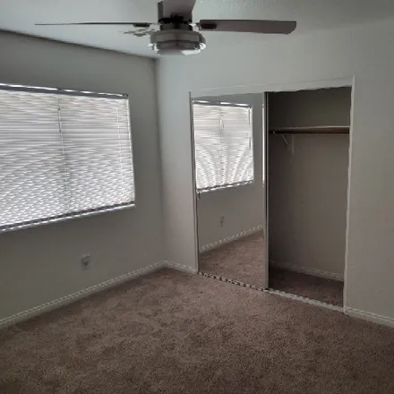 Image 3 - 8298 Azure Shores Court, Spring Valley, NV 89117, USA - Room for rent