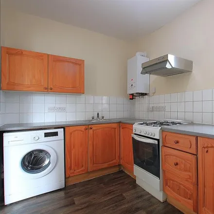 Rent this 2 bed apartment on Great West Road in Vicarage Farm Road, London