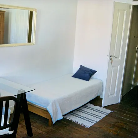 Rent this 5 bed room on Rua Luciano Cordeiro 105 in 1150-213 Lisbon, Portugal