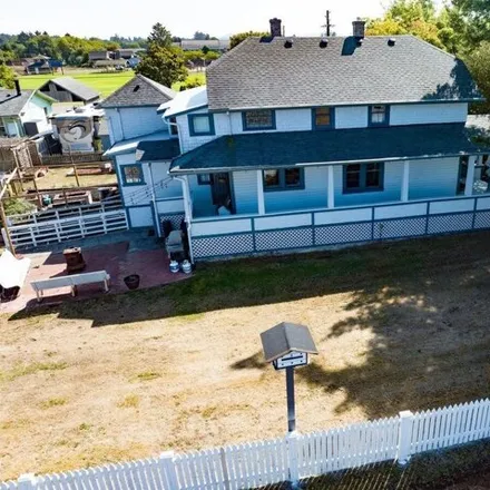 Buy this 5 bed house on 212 Washington Avenue North in Long Beach, WA 98631