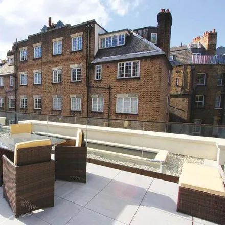 Image 4 - Carrington Street Car Park, Carrington Street, London, W1J 7JG, United Kingdom - Townhouse for rent