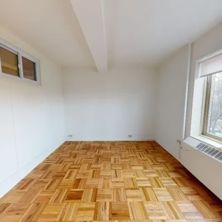 Rent this 2 bed apartment on M&T Bank in 385 1st Avenue, New York