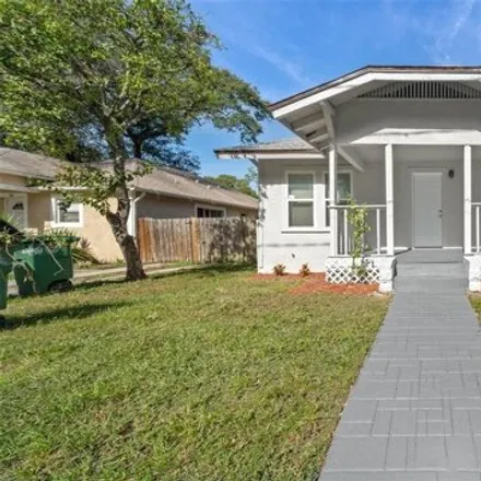 Buy this 3 bed house on 918 E Ida St in Tampa, Florida