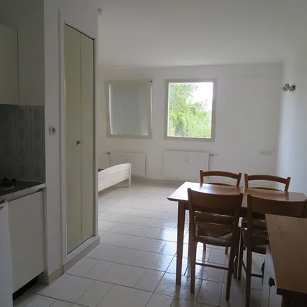 Rent this 1 bed apartment on 19 Chemin de la Botte Molle in 86000 Poitiers, France