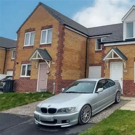 Buy this 3 bed duplex on Findon Way in Skelmersdale, WN8 6HH