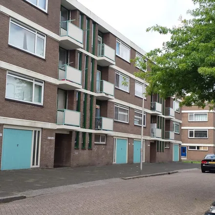 Rent this 4 bed apartment on Wingerd 134 in 2906 TL Capelle aan den IJssel, Netherlands