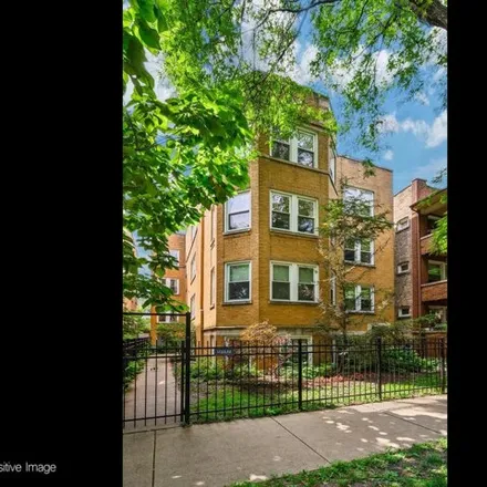 Buy this 2 bed condo on 1733-1735 West Catalpa Avenue in Chicago, IL 60660