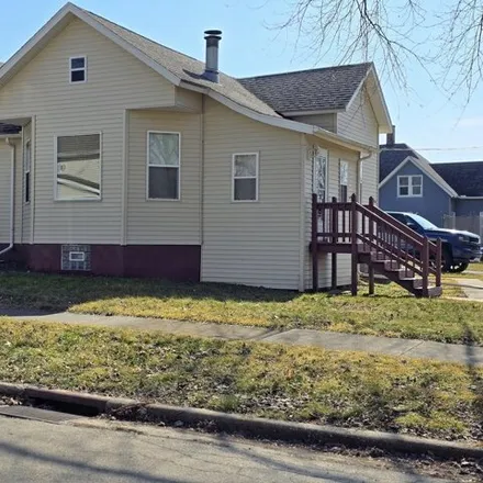 Buy this 2 bed house on 508 7th Street in LaSalle, IL 61301