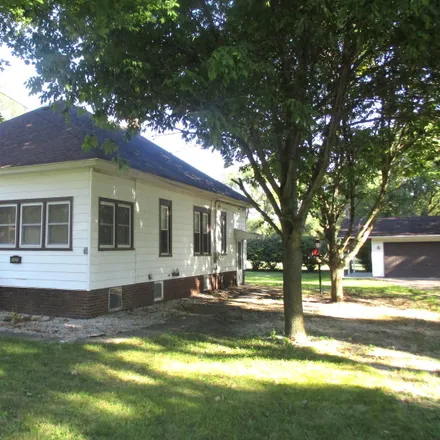 Buy this 2 bed house on 1020 East 12th Street in Streator, IL 61364
