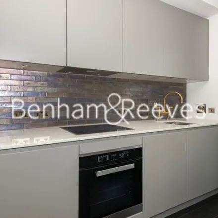 Rent this 1 bed apartment on 1 Knightsbridge in London, SW1X 7LX