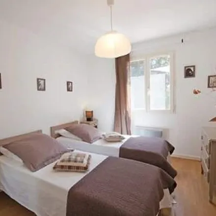Rent this 4 bed house on Saint-Denis in Métairie Grande, 6 Route de Saissac