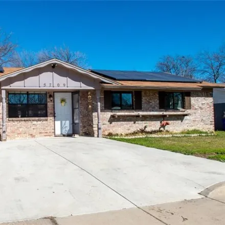 Image 2 - 5713 Emerson Drive, Watauga, TX 76148, USA - House for rent