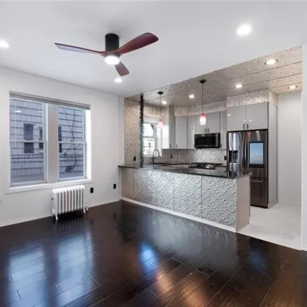 Image 2 - 4016 7th Avenue, New York, NY 11232, USA - Apartment for sale