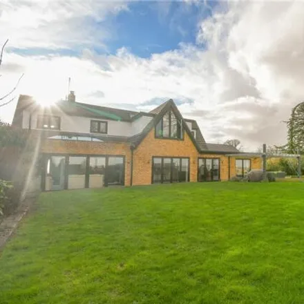 Image 2 - Wirral Way, Parkgate, CH64 6SZ, United Kingdom - House for sale
