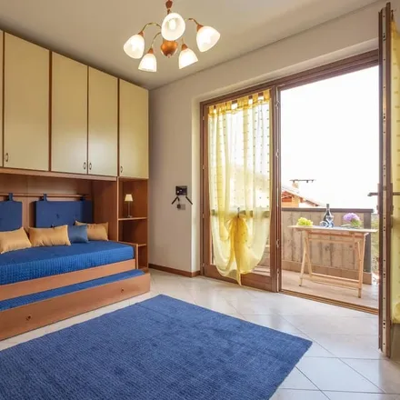Rent this studio apartment on 24060 Riva di Solto BG