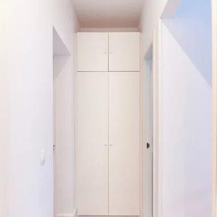 Image 7 - Avenida de la Reina Mercedes, 57, 41012 Seville, Spain - Apartment for rent