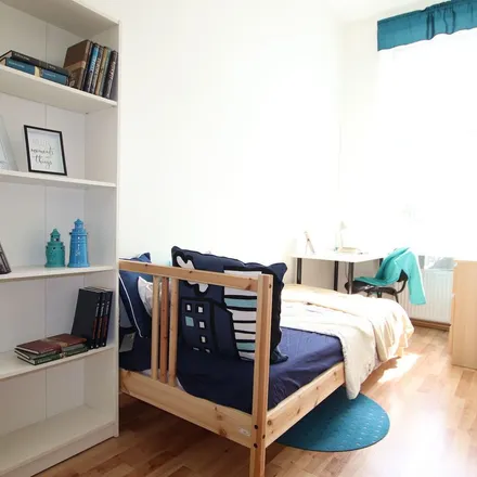 Rent this 6 bed apartment on Aleja 1 Maja 50 in 90-746 Łódź, Poland