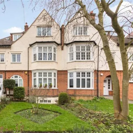 Rent this 3 bed apartment on Platt's Lane in London, NW3 7NR