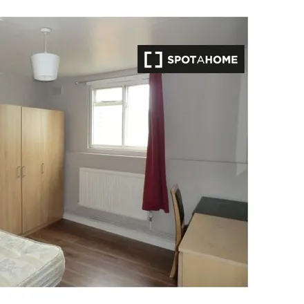 Rent this 4 bed room on 88 Fentiman Road in London, SW8 1BF