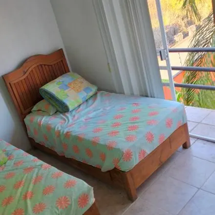 Buy this 3 bed house on Avenida Las Garzas in El Castillo, 62790 Tezoyuca