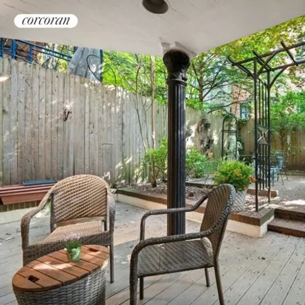 Image 7 - 30 West 11th Street, New York, NY 10011, USA - Townhouse for sale