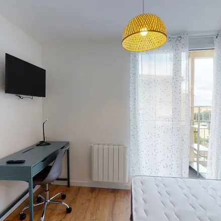 Rent this 1 bed apartment on 117 Avenue des Minimes in 31200 Toulouse, France