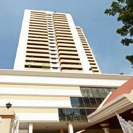 Buy this 3 bed apartment on Ekkamai