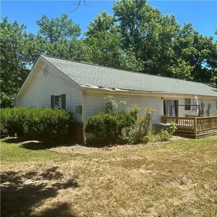 Buy this 3 bed house on 405 Edwards Ave in Berryville, Arkansas