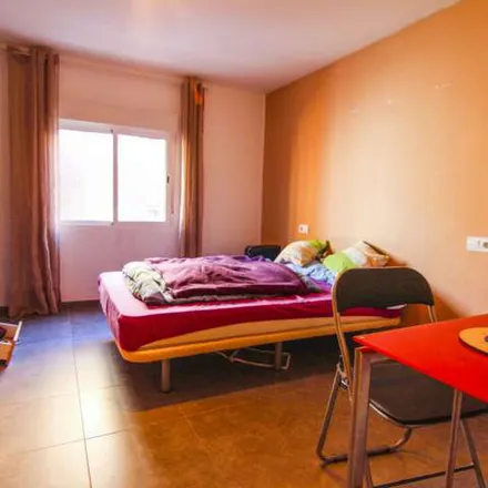 Image 7 - Carrer de Peris Mencheta, 31, 46020 Valencia, Spain - Apartment for rent