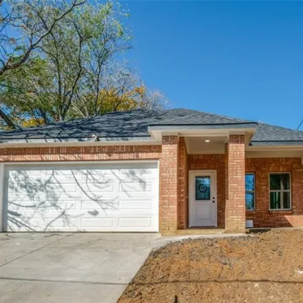 Buy this 3 bed house on 1427 Waco Avenue in Oak Cliff, Dallas