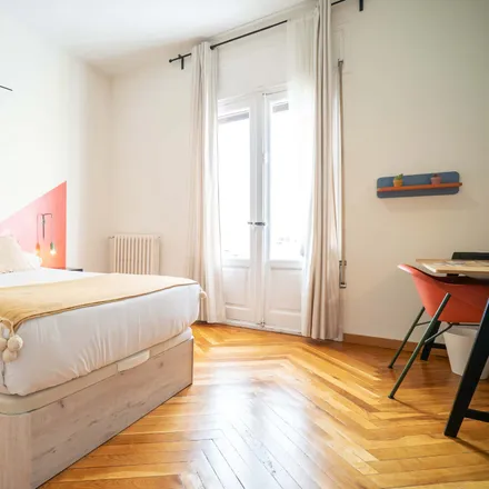 Rent this 1studio room on Madrid in Calle de Luchana, 38