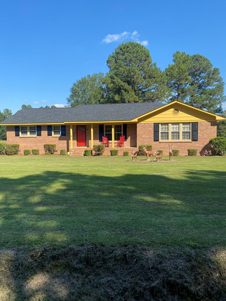 Rent this 3 bed house on Sumter