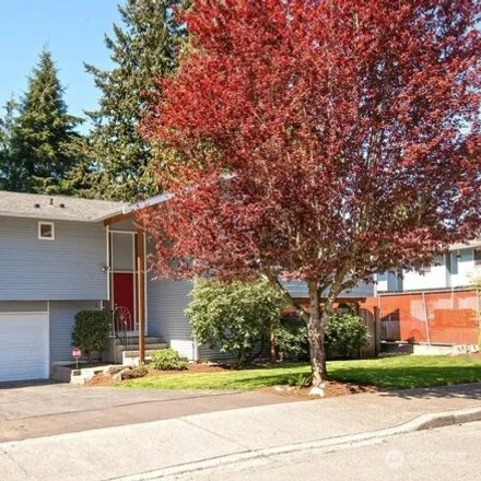 Image 2 - 7854 Timber Hill Drive, Everett, WA 98203, USA - House for sale