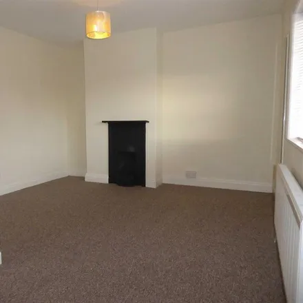 Image 7 - Greenfield Avenue, Drighlington, LS27 7AH, United Kingdom - Townhouse for rent