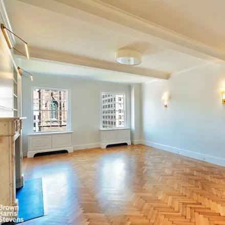 Image 2 - 40 FIFTH AVENUE 11B in Greenwich Village - Apartment for sale