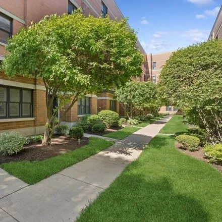 Image 2 - 3842 N Southport Ave Unit B, Chicago, Illinois, 60613 - House for sale