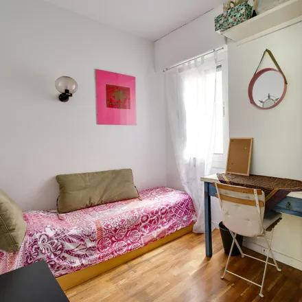 Rent this 3 bed room on Passeig de Pujades in 33, 08018 Barcelona