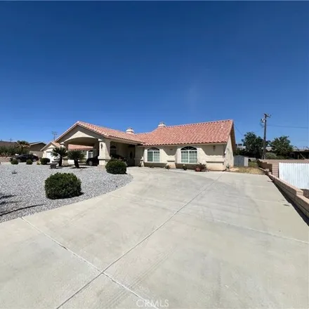 Image 3 - 13861 Choco Road, Apple Valley, CA 92307, USA - House for sale