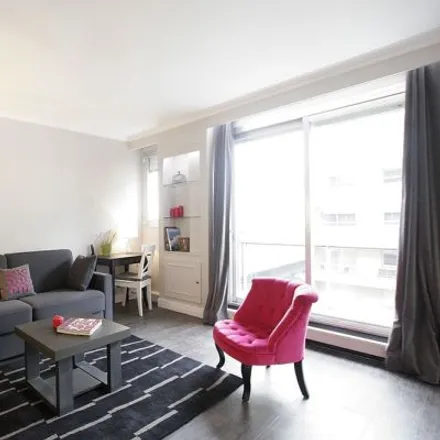 Image 2 - 2 v Place de Mexico, 75016 Paris, France - Apartment for rent