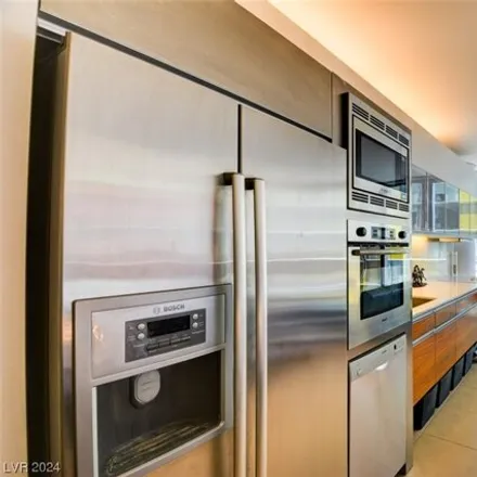 Image 5 - The Crystals, Harmon Place, Paradise, NV 89158, USA - Condo for sale